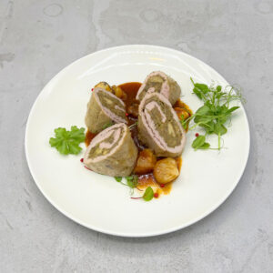 ROLADKI Z POLĘDWICZKI WIEPRZOWEJ W SOSIE BOROWIKOWYM