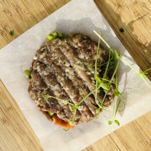 STEK SIEKANY WOŁOWO-WIEPRZOWY Z WARZYWAMI