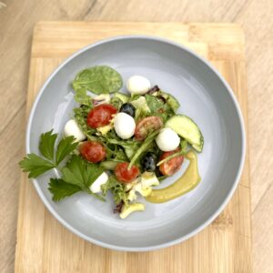 SAŁATKA WŁOSKA Z MOZZARELLĄ