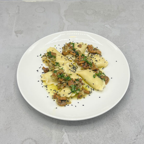 PIEROGI Z KURKAMI