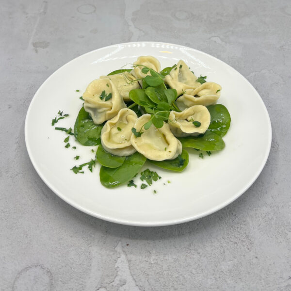 RAVIOLI ZE SZPINAKIEM I RICOTTĄ