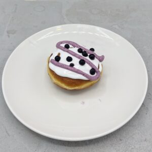 PĄCZEK Z KREMEM JAGODOWYM