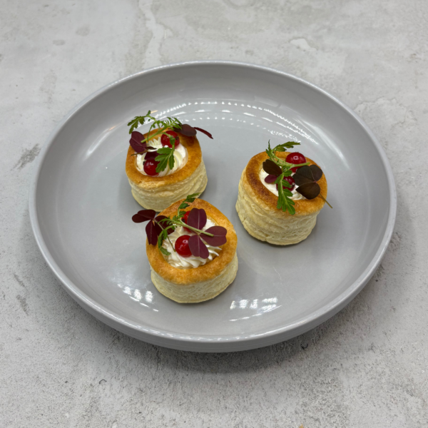 VOL-AU-VENT KOZI SER I OWOC